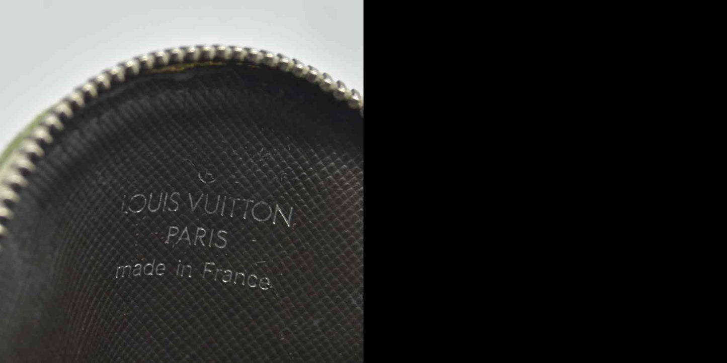 $390 2002 Louis Vuitton  LV Monogram Round Coin Purse CONSIGNMENT