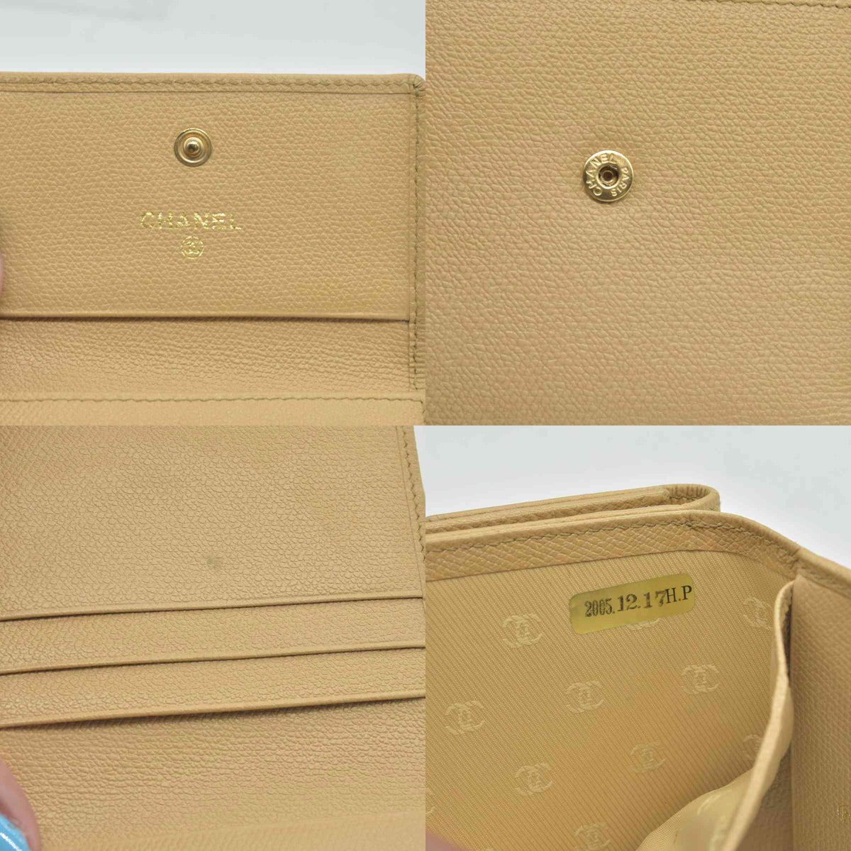 $550 Chanel  Vintage Enamel Button Compact Wallet CONSIGNMENT