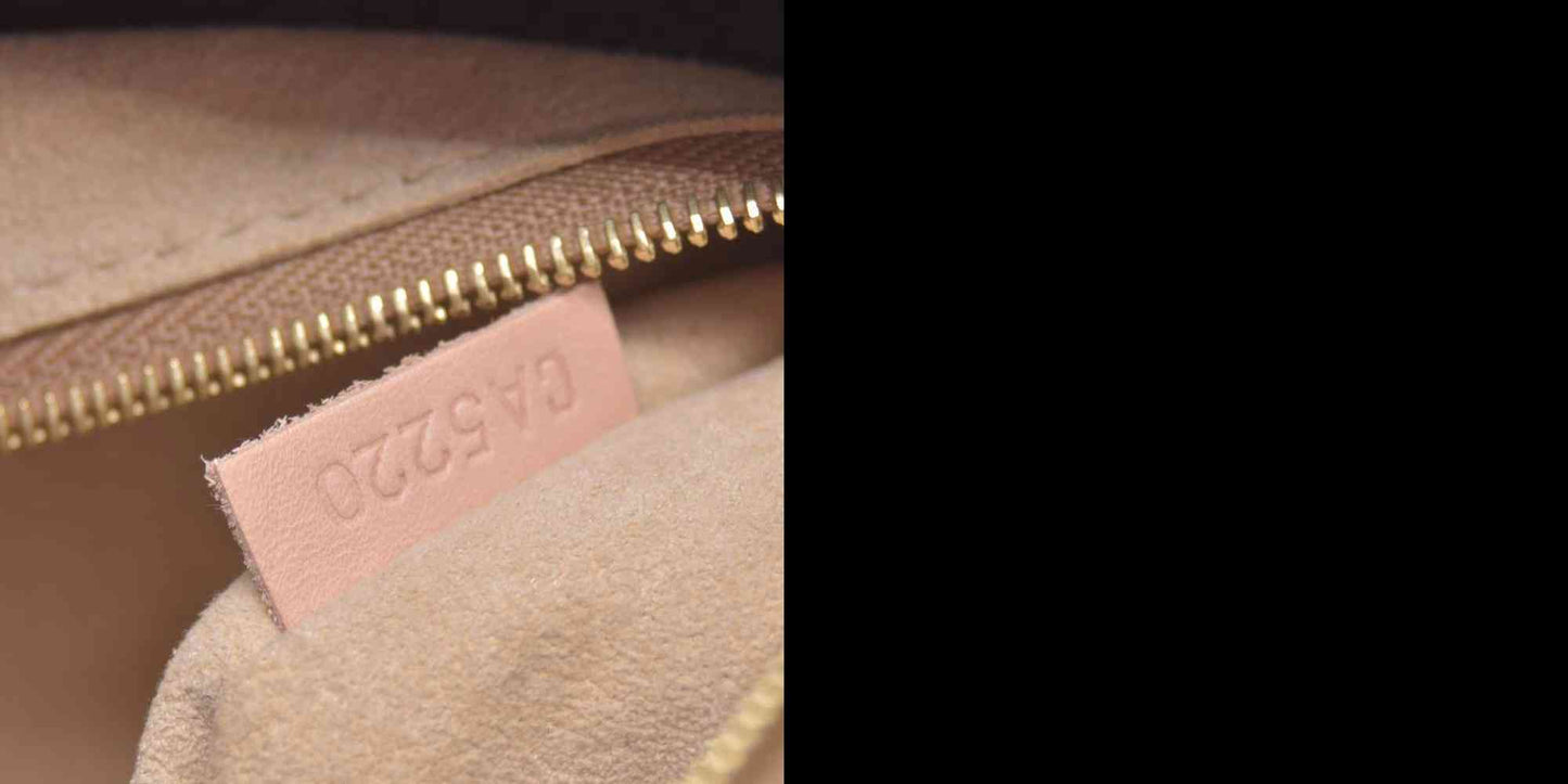 $2500 2020 Louis Vuitton Monogram Artsy MM CA5220