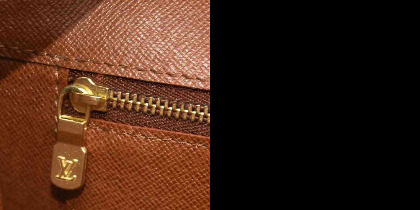 LOUIS VUITTON Monogram Pochette Bordeaux  VI0931