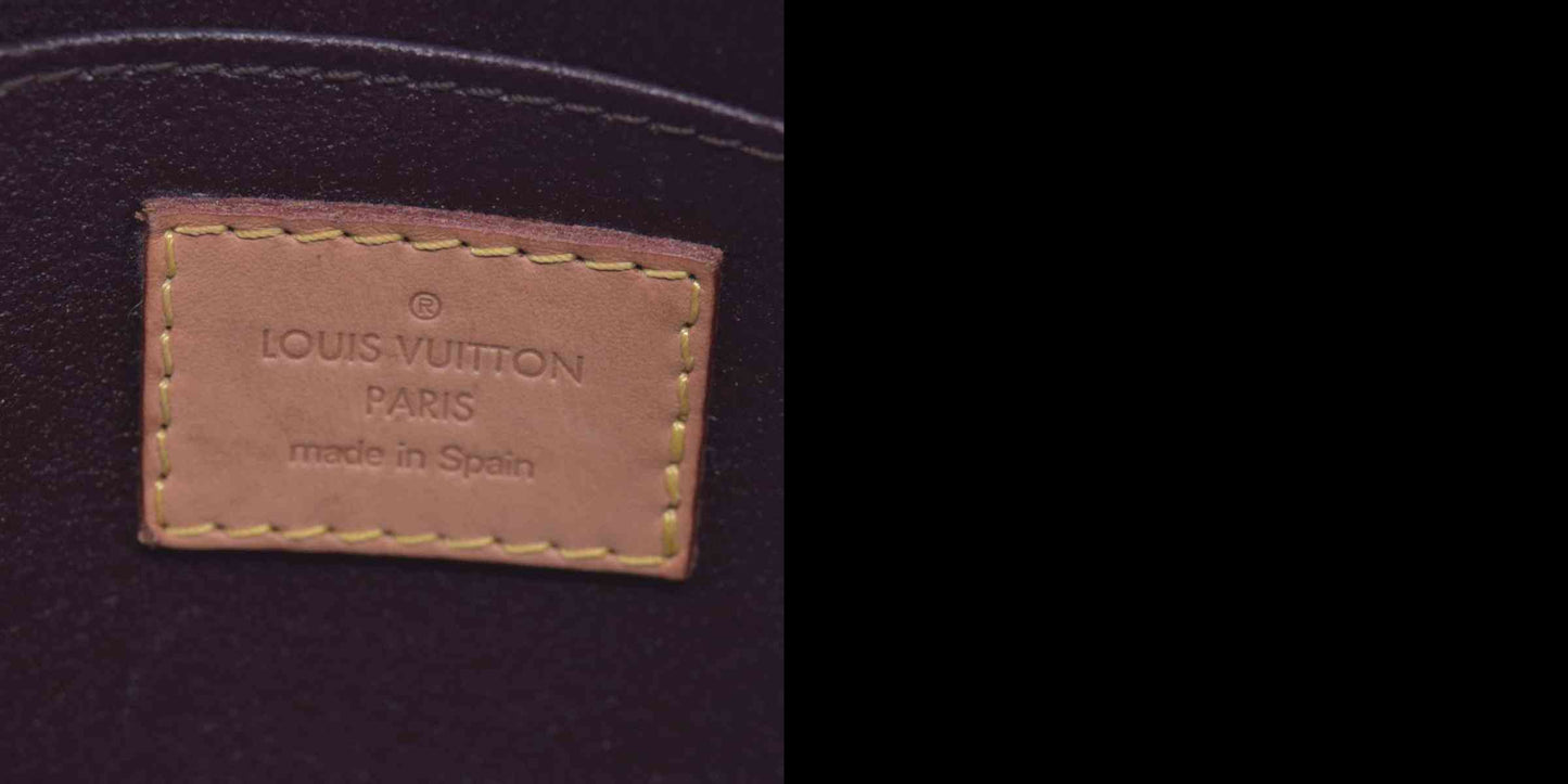$540 Louis Vuitton Vernis Cosmetic Pouch Amarante CONSIGNMENT