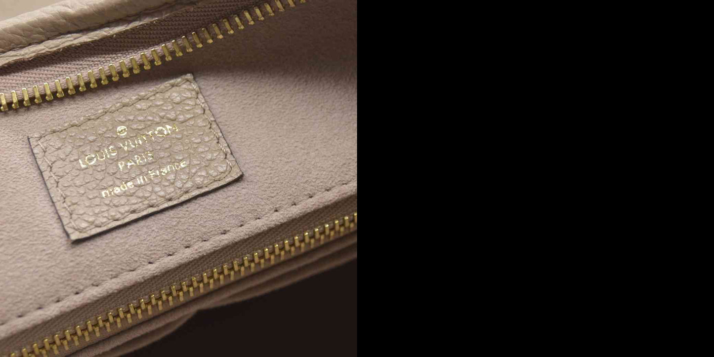 $3400 Louis Vuitton Empreinte Monogram Giant CarryAll MM Tourterelle