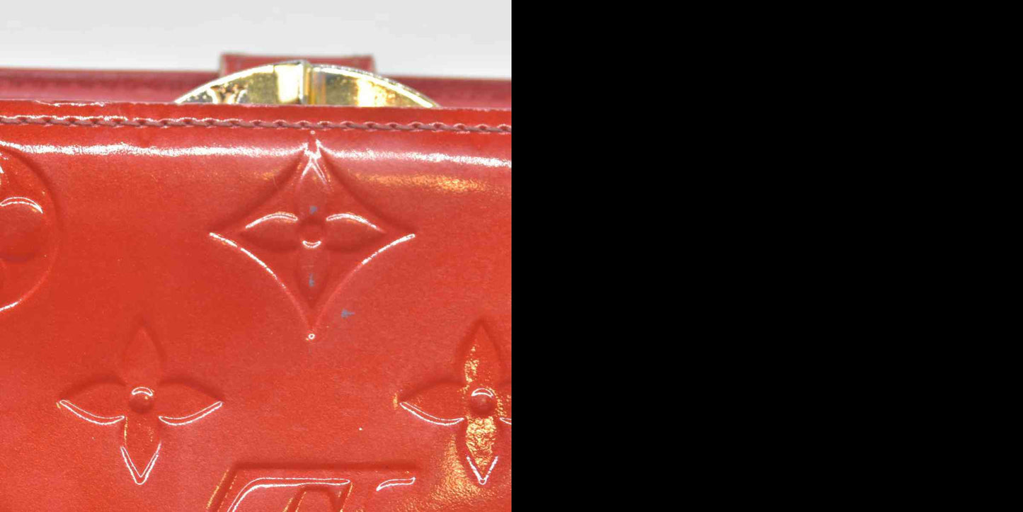 $935 Louis Vuitton 2005 Monogram Vernis French Kisslock Purse Wallet