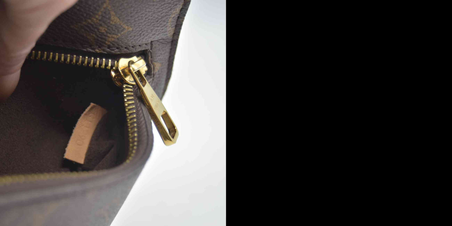 $2840 2020 Louis Vuitton Monogram Pochette Metis GI1290