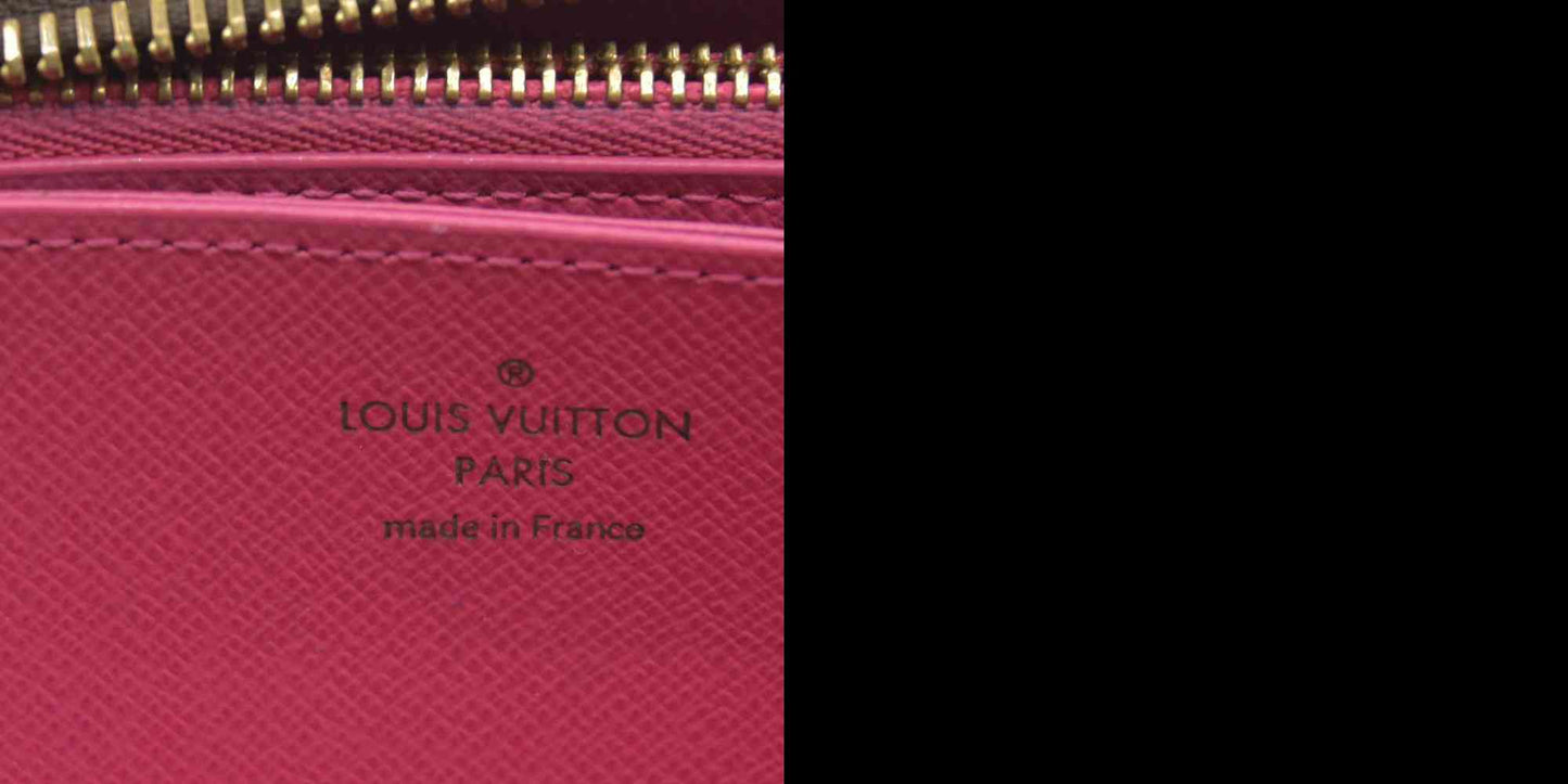 $915 2019 LOUIS VUITTON Monogram Love Lock Zippy Wallet CONSIGNMENT MI0159