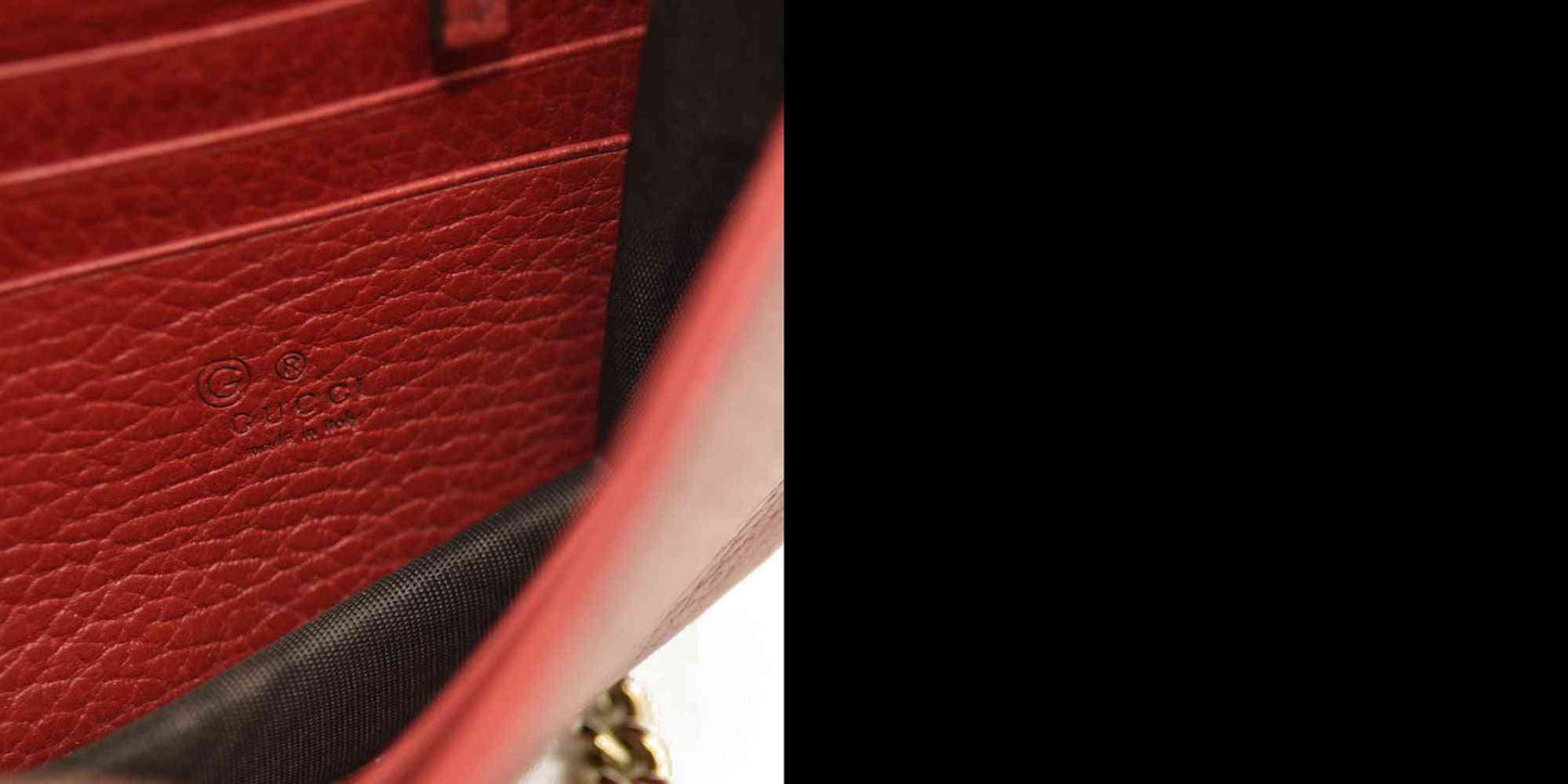 AUCTION $1290 Gucci  Dollar Calfskin Interlocking G Chain Wallet Red