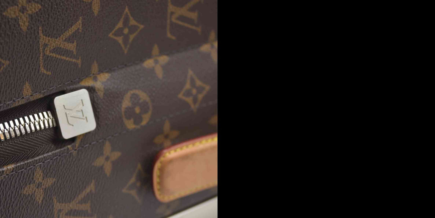 $2980 Louis Vuitton  Monogram Horizon 50 with dust bag