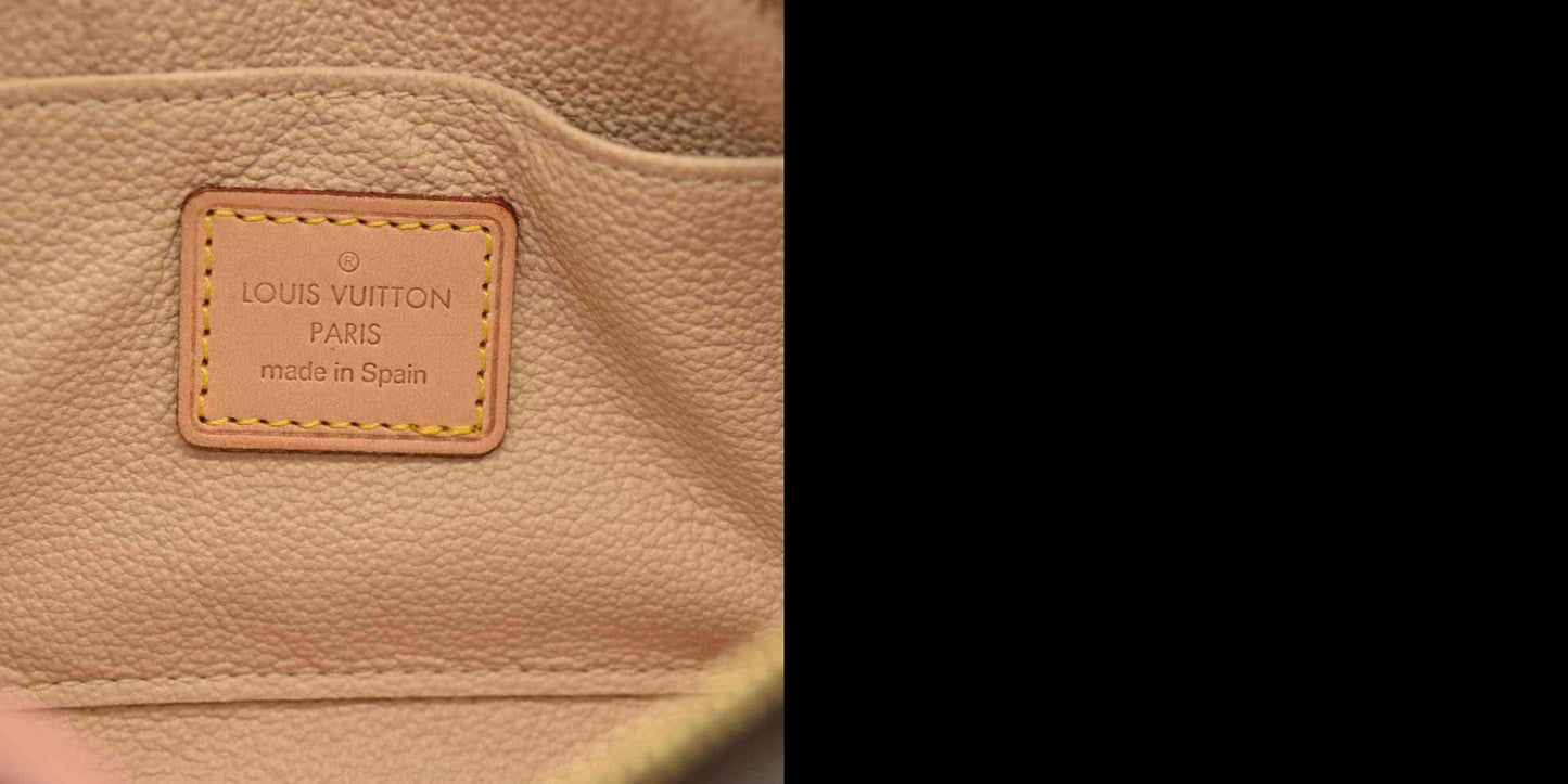 Louis Vuitton  Monogram Cosmetic Pouch Spain