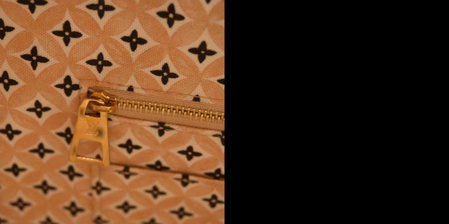 Louis Vuitton  Monogram Giant By The Pool 2.0 Onthego MM Beige RFID