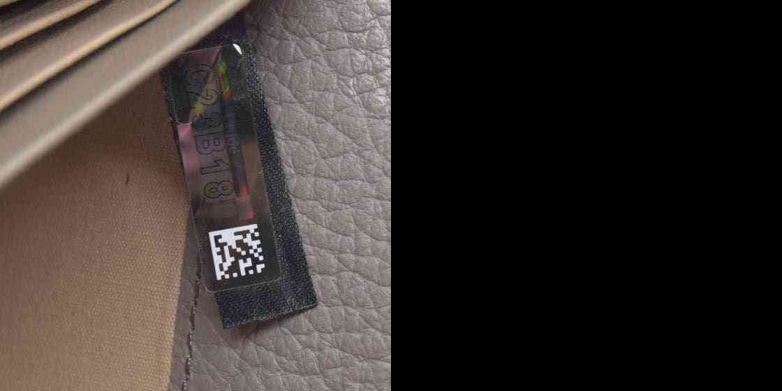 $595 Chloe Alphabet Leather Bifold Long Wallet