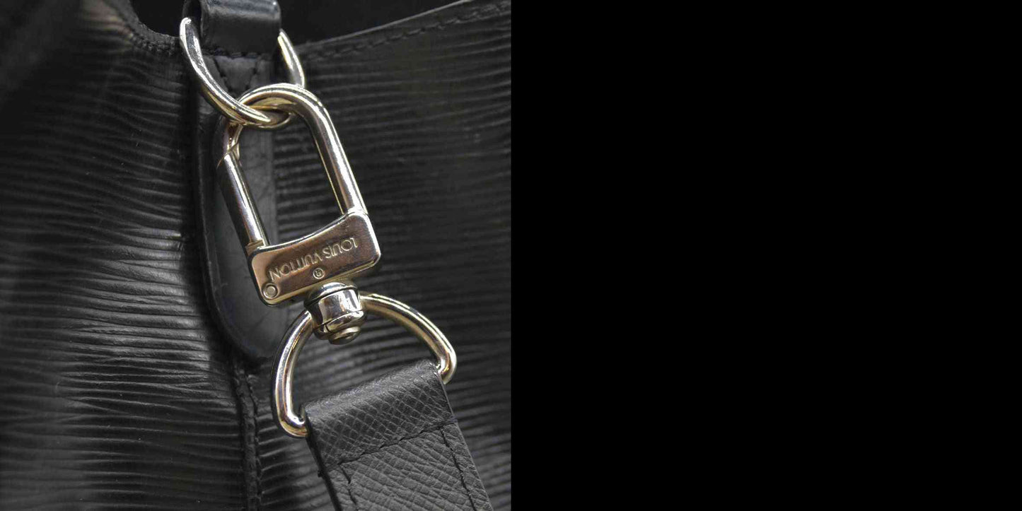 $2570 Louis Vuitton Epi Neonoe Black SR0168