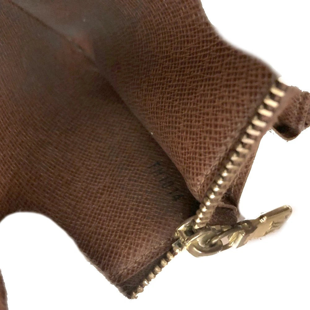 Pre-Order Louis Vuitton Monogram Sarah Wallet $720 TH1014