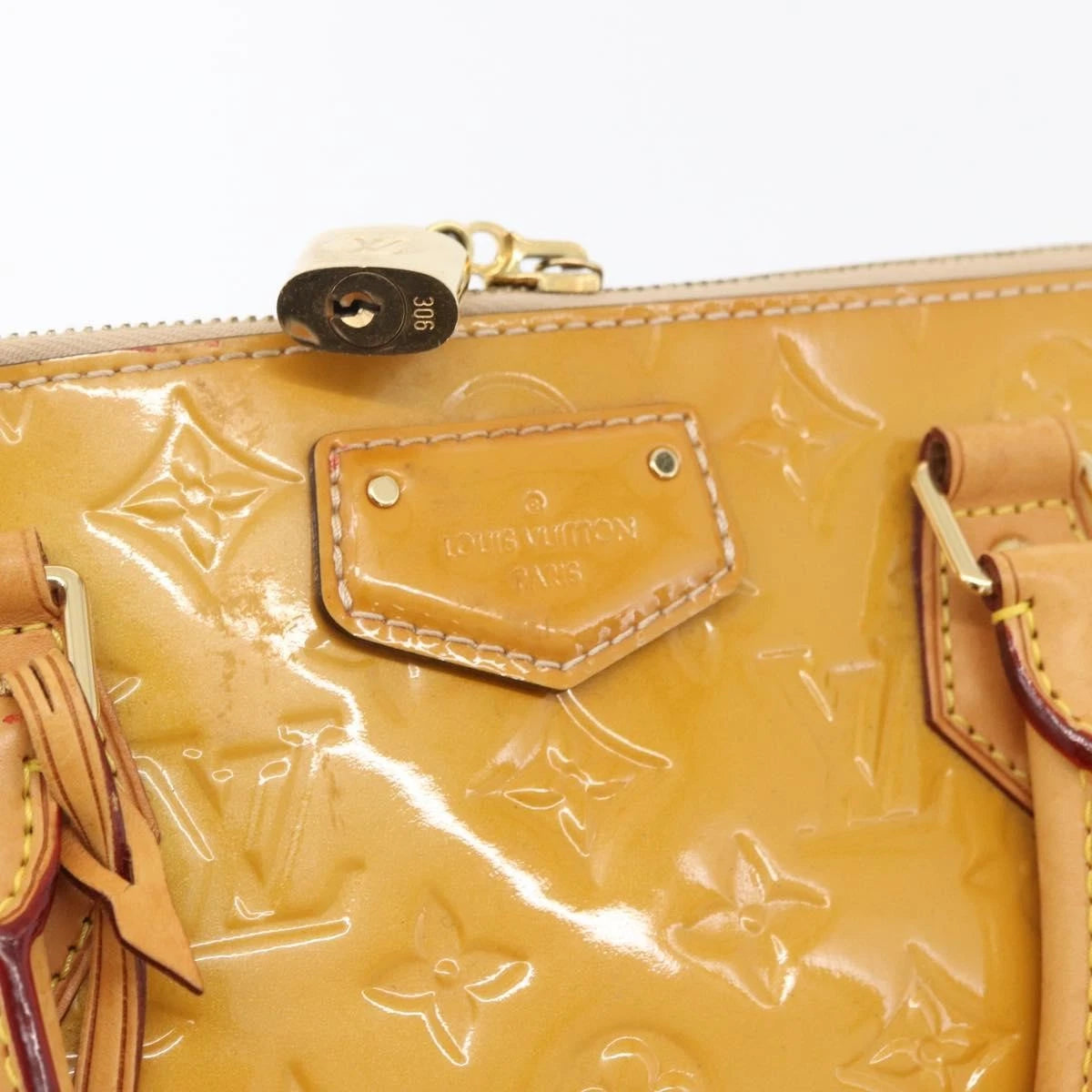 $1560 2014 LOUIS VUITTON Vernis Montebello PM Dune DR2194