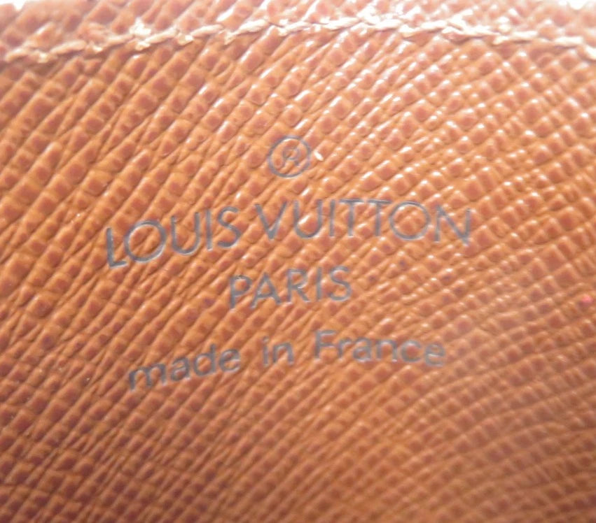 $285 2004 LOUIS VUITTON Monogram Porte Cartes Simple Pass Card Case SP0034