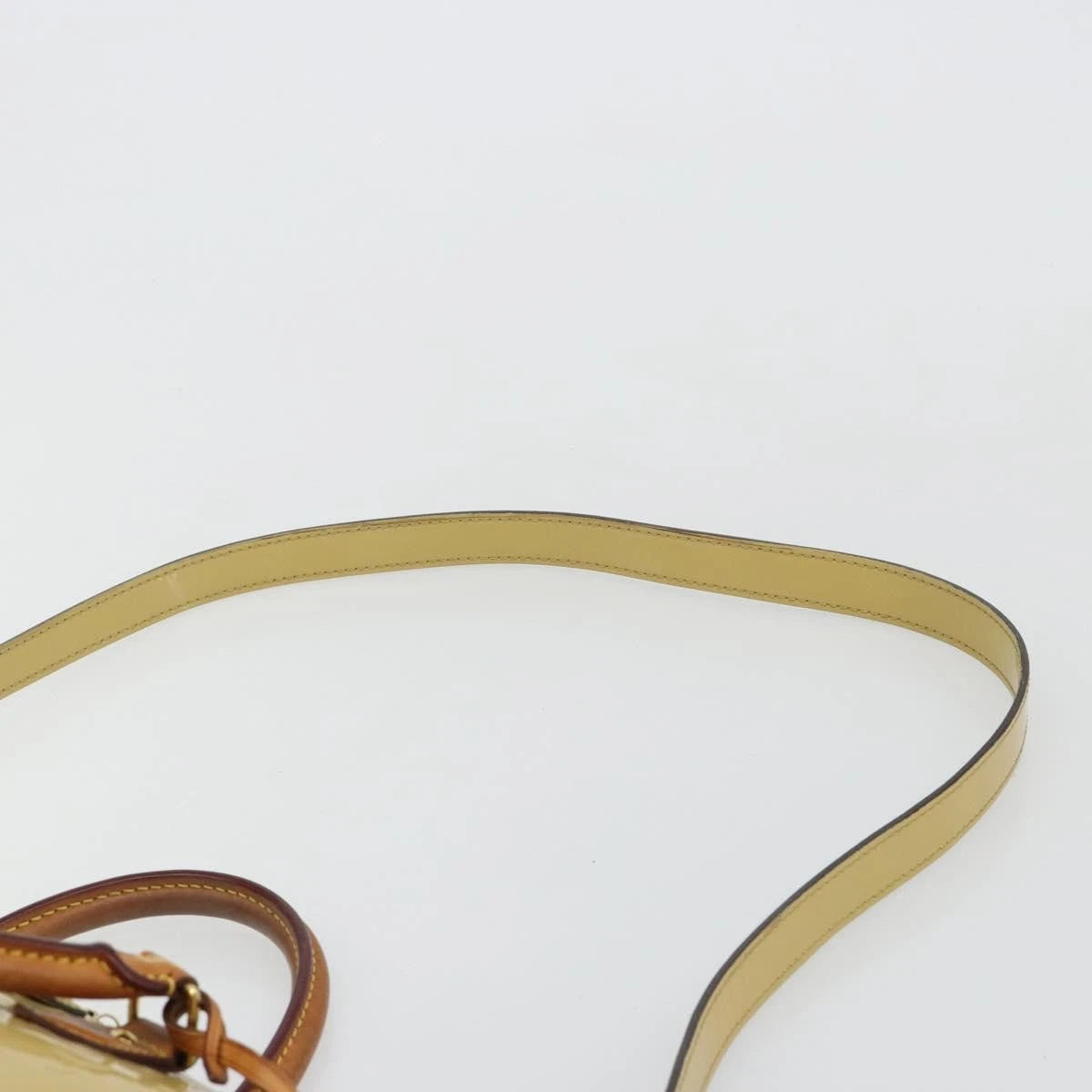 $1560 2014 LOUIS VUITTON Vernis Montebello PM Dune DR2114