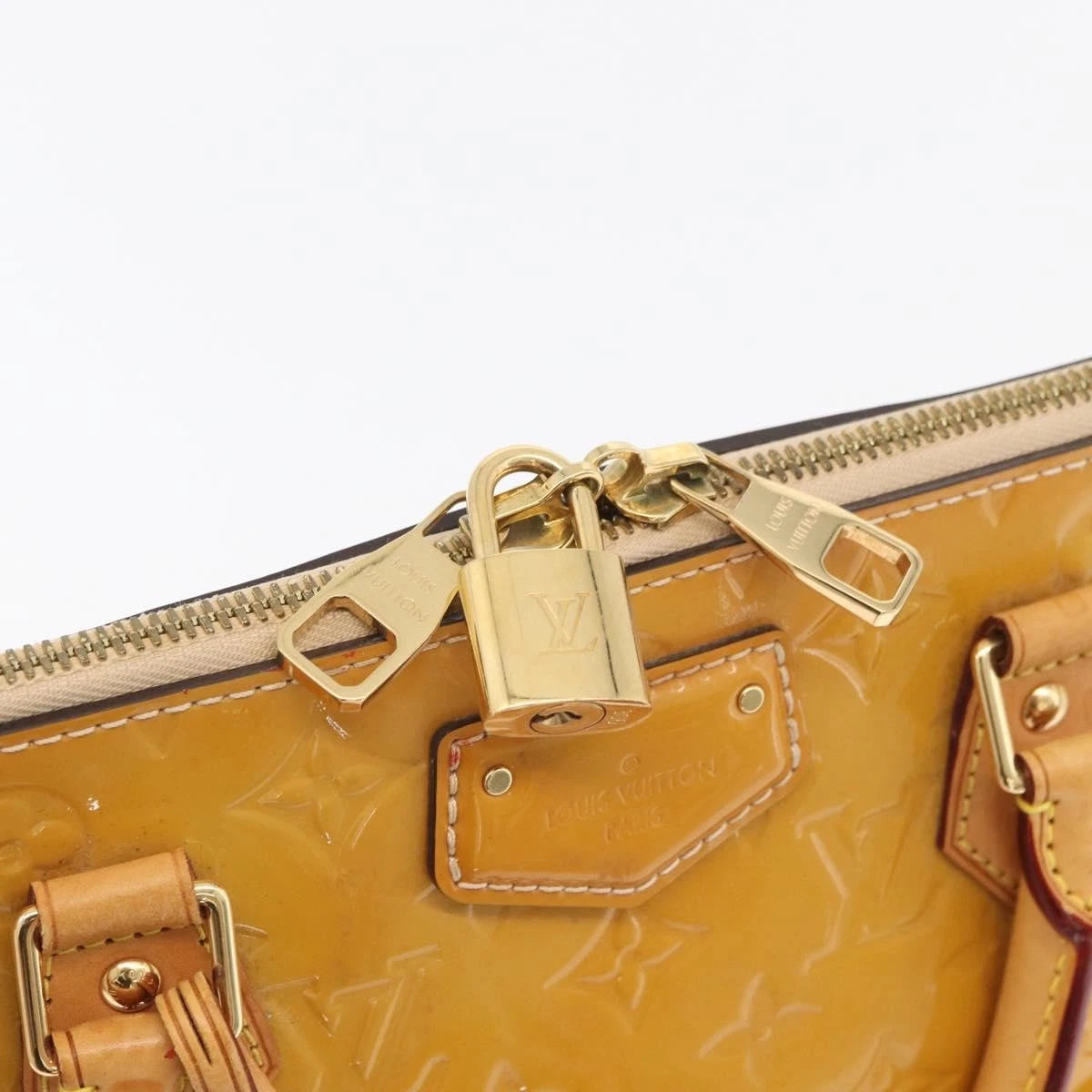 $1560 2014 LOUIS VUITTON Vernis Montebello PM Dune DR2194