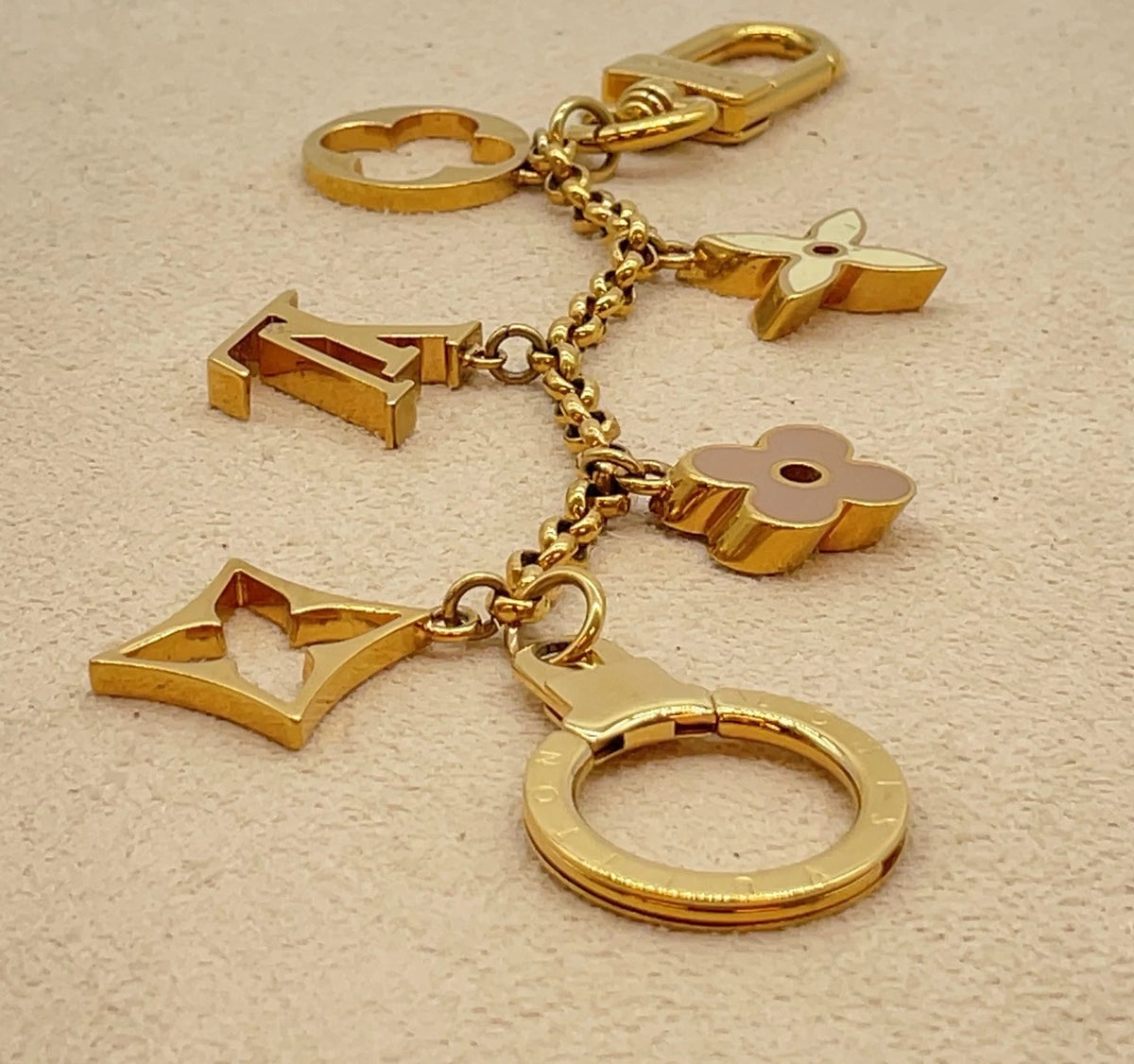 $675 Louis Vuitton Fleur de Monogram Bag Charm Chain Gold Beige