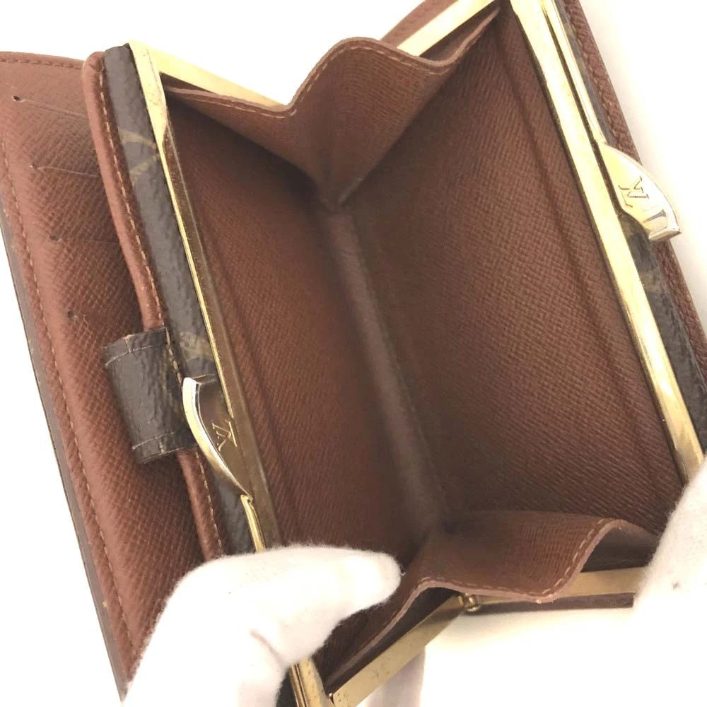 $750 2000 Louis Vuitton Monogram French Kisslock Wallet SD1000
