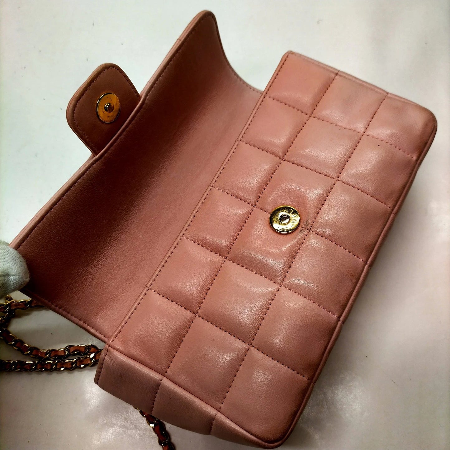 PRE-ORDER Chanel  Lambskin Quilted Mini Chocolate Bar Camellia Flap Pink