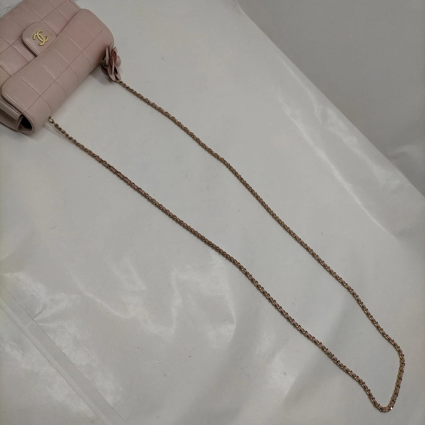 PRE-ORDER Chanel  Lambskin Quilted Mini Chocolate Bar Camellia Flap Pink