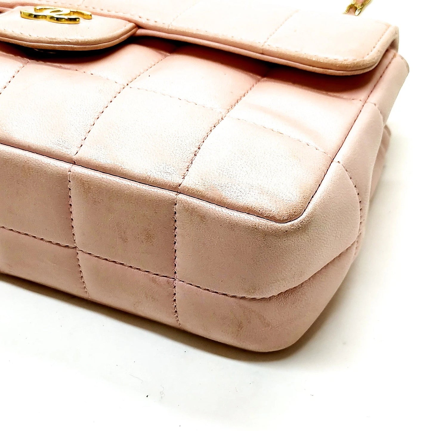 PRE-ORDER Chanel  Lambskin Quilted Mini Chocolate Bar Camellia Flap Pink