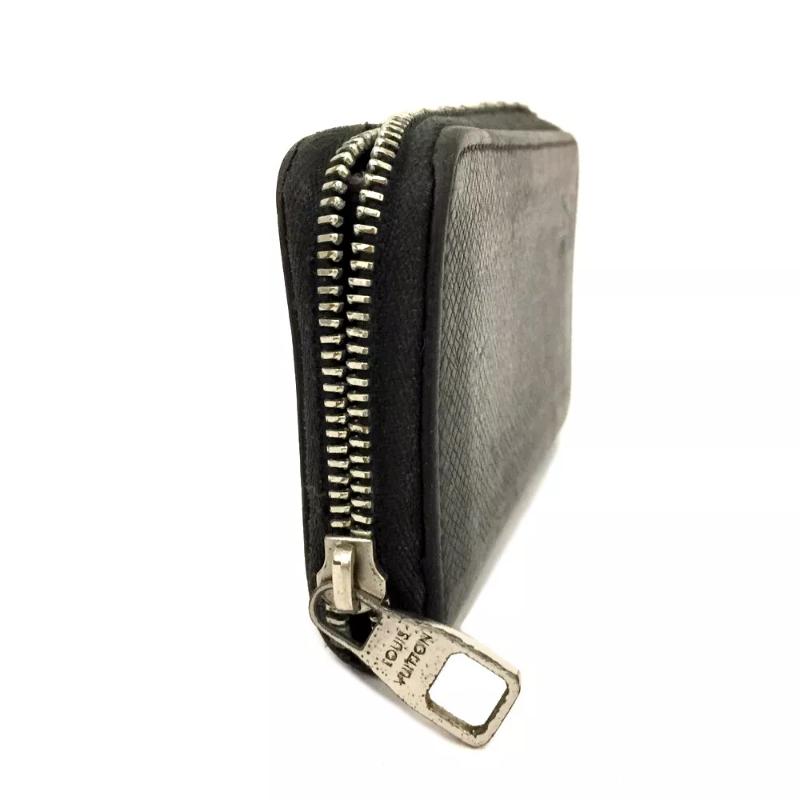 Louis Vuitton  Taiga Zippy Coin Purse Vertical Black MI3183