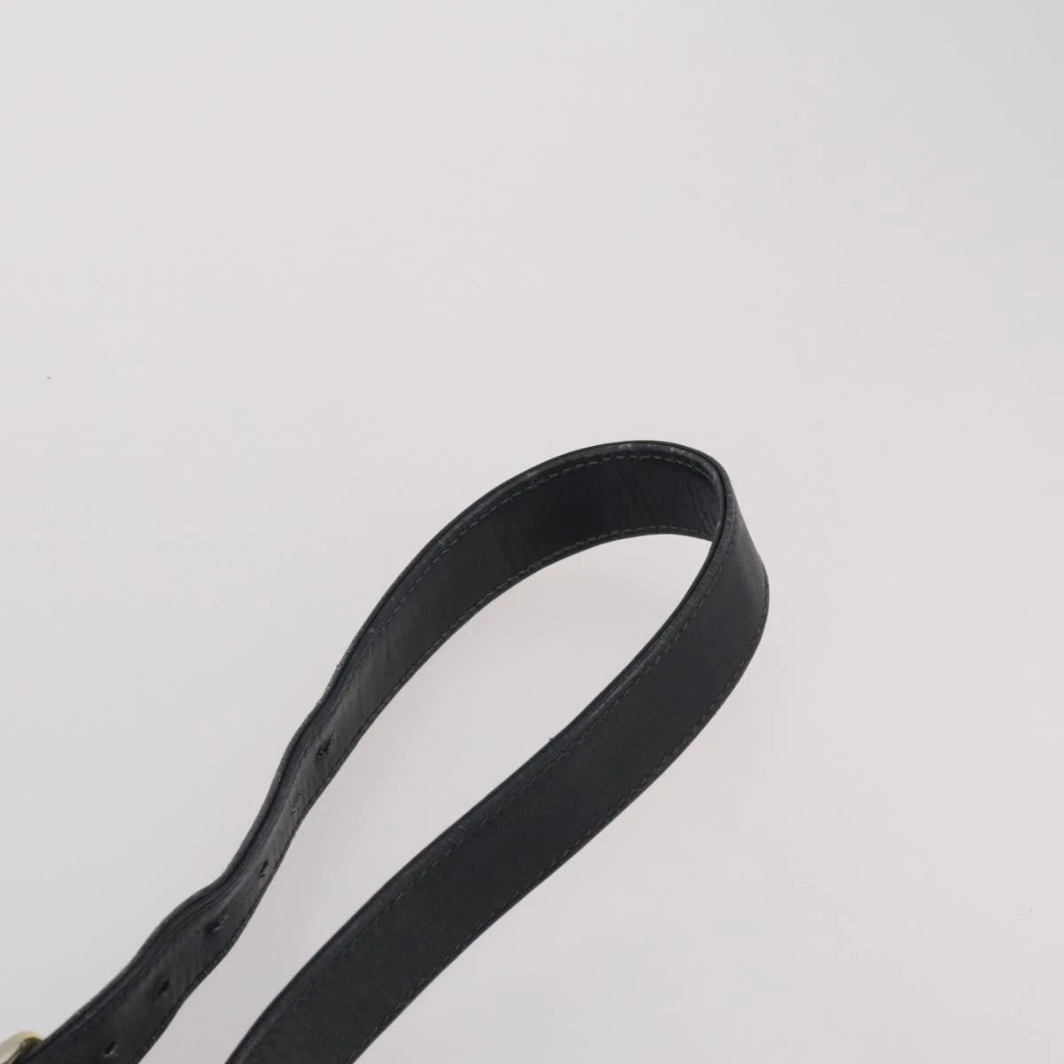 $1200 Gucci GG Logo Leather Messenger Bag Giveaway