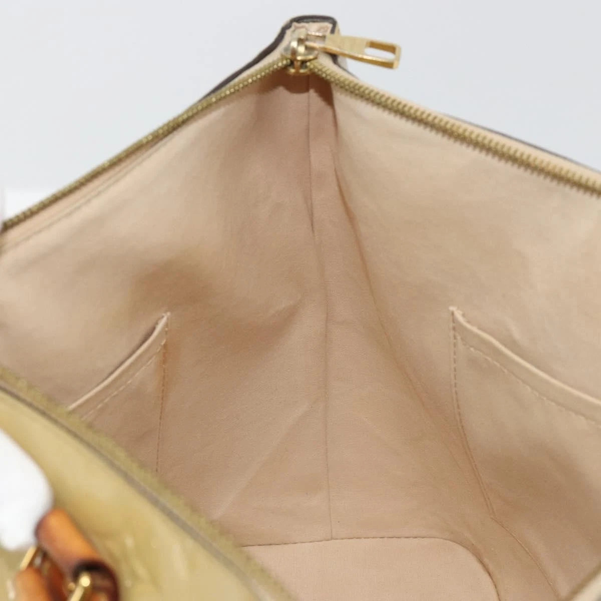 $1560 2014 LOUIS VUITTON Vernis Montebello PM Dune DR2114