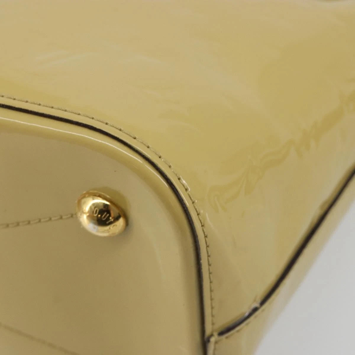 $1560 2014 LOUIS VUITTON Vernis Montebello PM Dune DR2114
