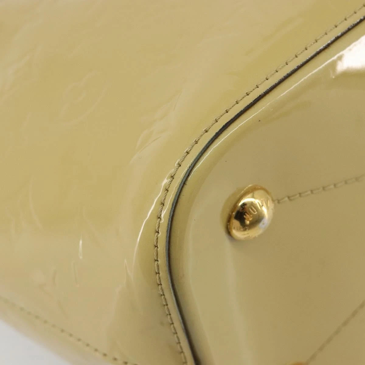 $1560 2014 LOUIS VUITTON Vernis Montebello PM Dune DR2114