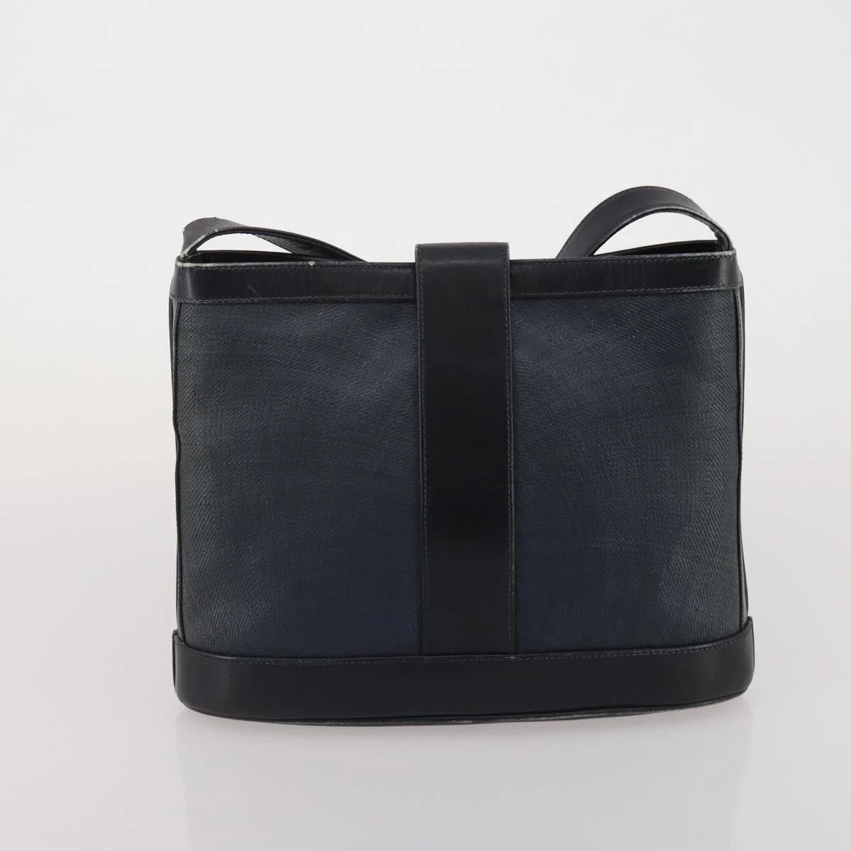 $1200 Gucci GG Logo Leather Messenger Bag Giveaway