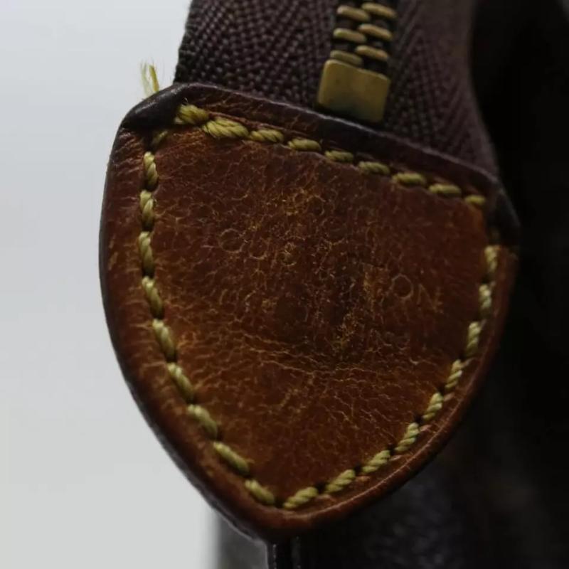 Louis Vuitton  Monogram Toiletry Pouch 26 864TH